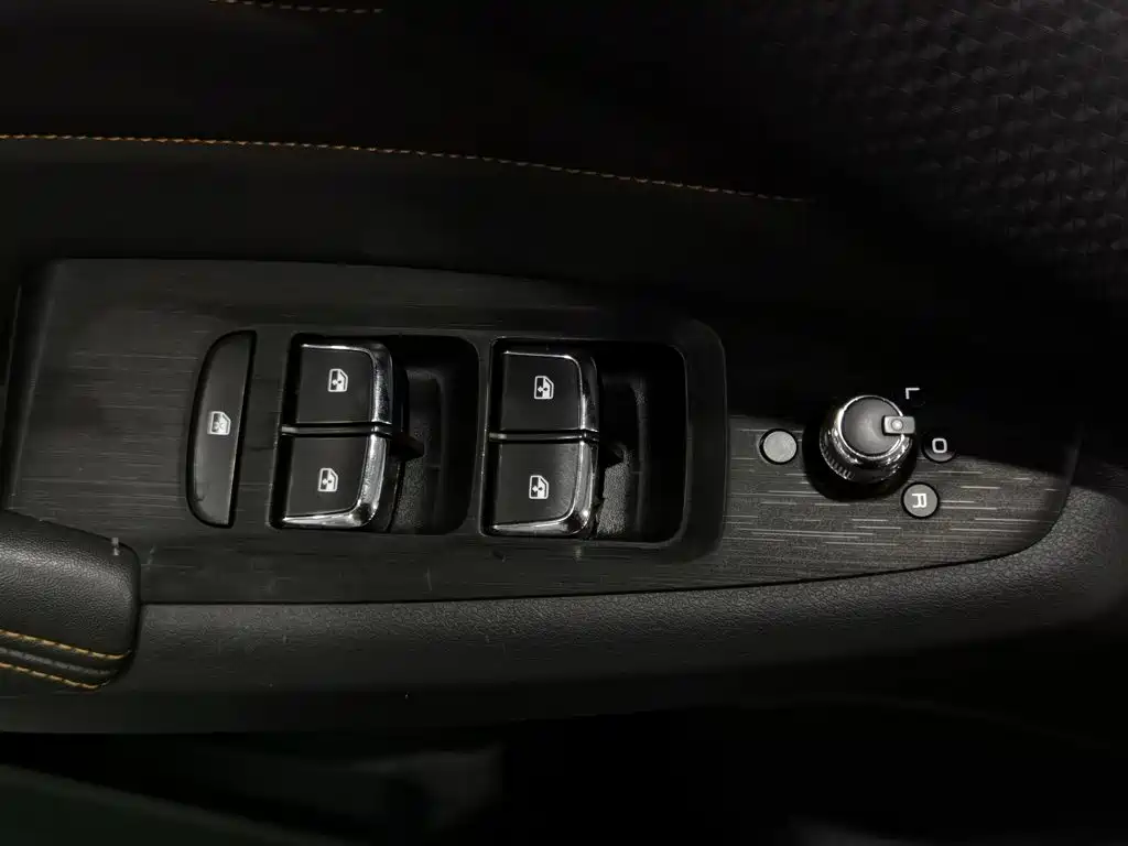 Dongfeng Aeolus Yixuan MAX 2023 2023 1.5T Ultra Stylish Dad Edition