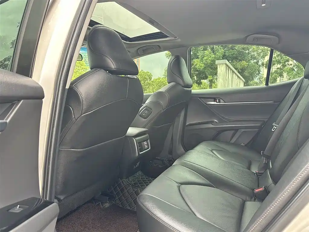 Toyota Camry 2021 2.0G Luxury Edition фото 6