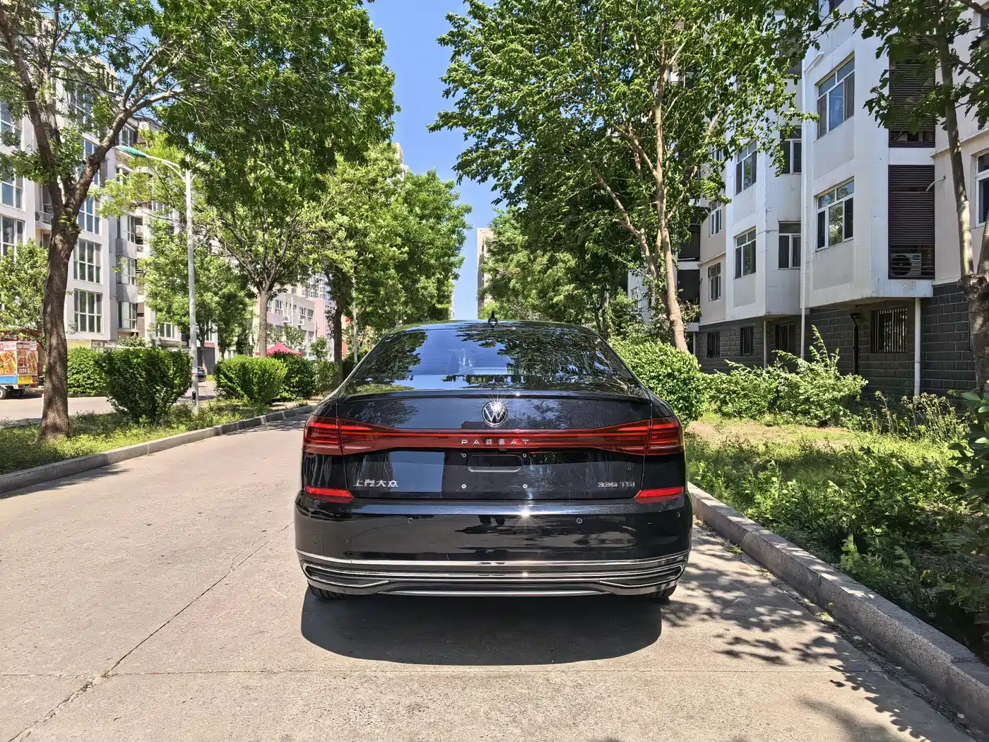 Volkswagen Passat 2022 330TSI Starlight Luxury Edition фото 9
