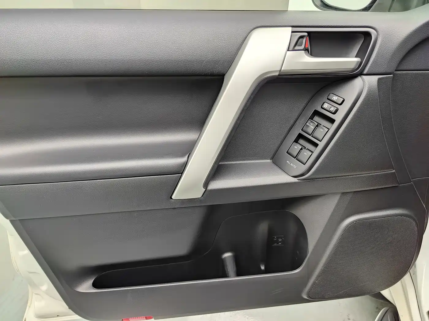 Toyota Prado 2019 2018 3.5L Automatic TX-L Rear-mounted Spare Tire