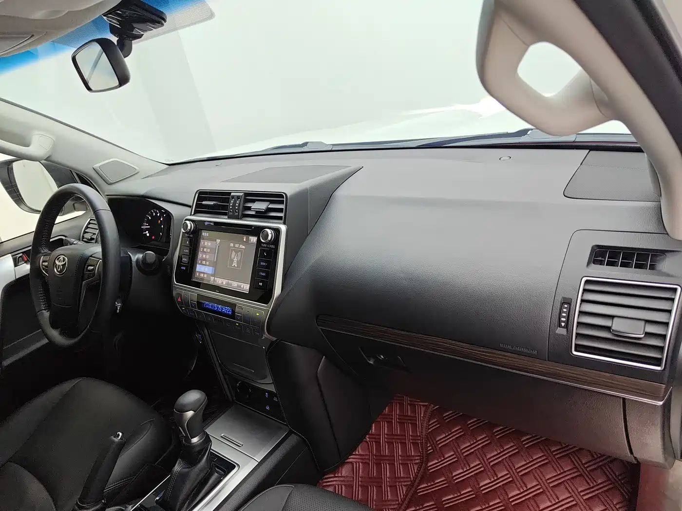 Toyota Prado 2019 2018 3.5L Automatic TX-L Rear-mounted Spare Tire