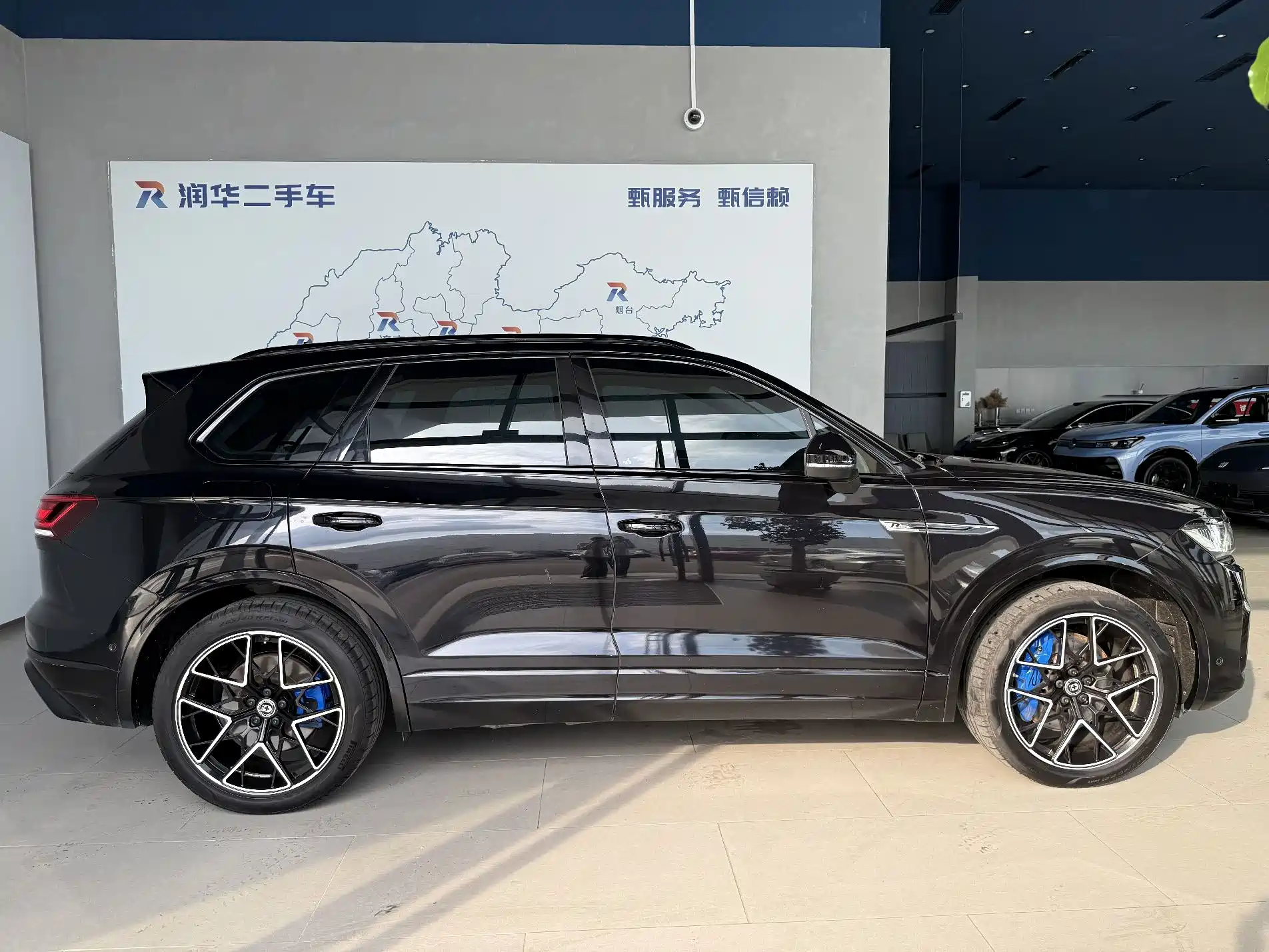 Фото 3 - Volkswagen Touareg