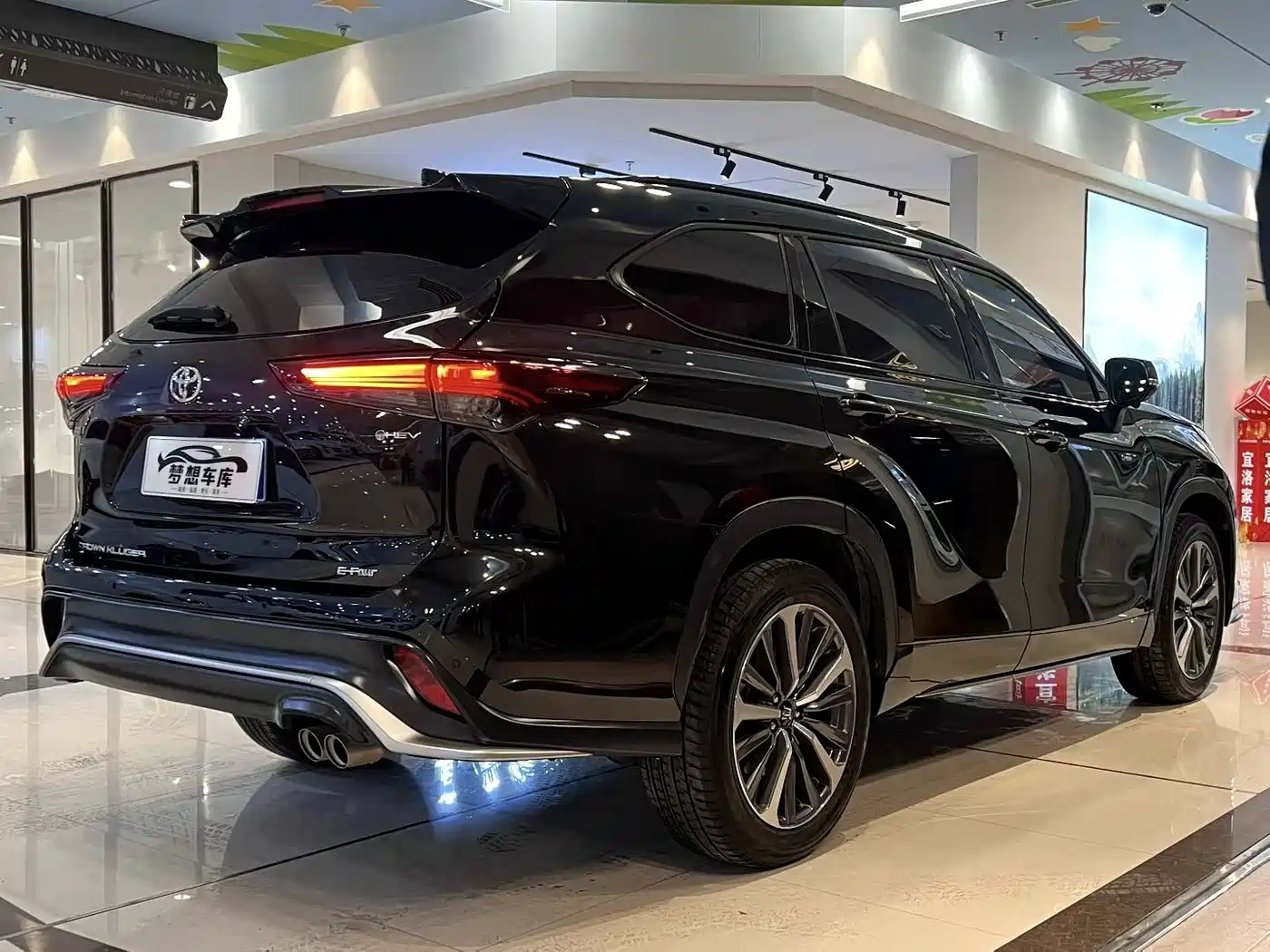 Toyota Crown Kluger 2024 2.5L HEV 4WD Luxury Edition фото 9