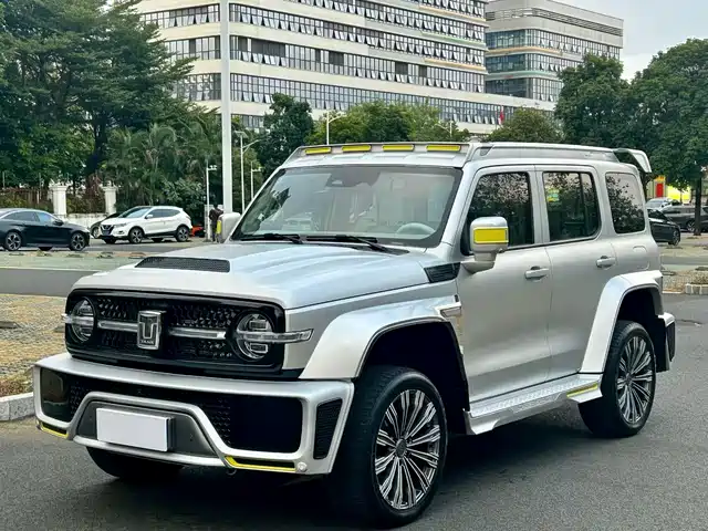 TANK CO CREATION TANK 300