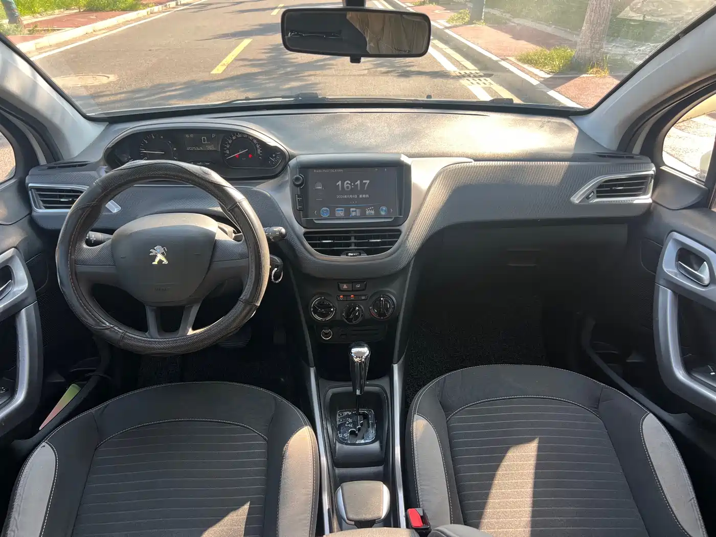 Peugeot 2008 2014 2014 1.6L Automatic Trend Edition