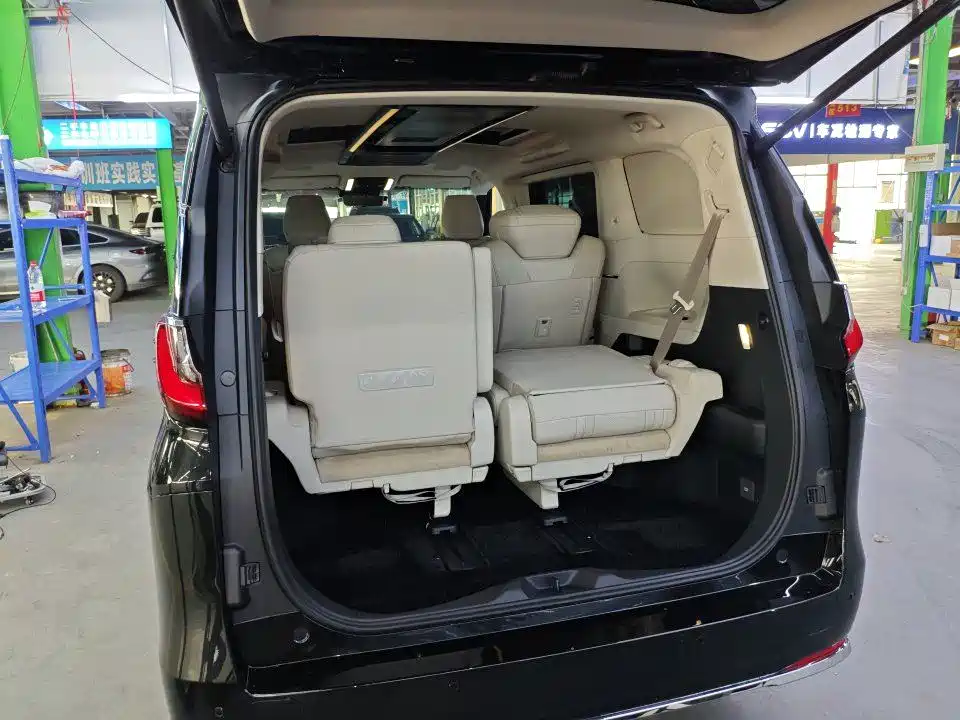Lexus LM 2026 2023 500h 6-Seater Prestige Edition