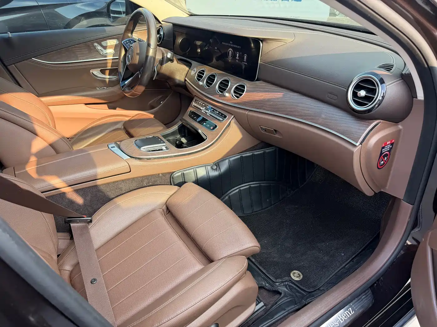 صورة 11 - Mercedes-Benz E-Class