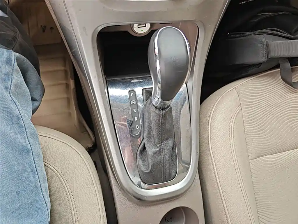 Buick Excelle 2013 GT 1.6L Automatic Fashion Edition фото 14