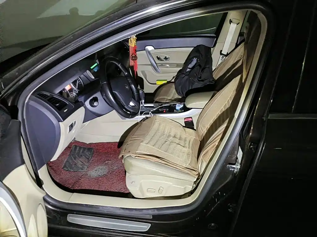 Renault Latitude 2013 2013 Facelift 2.0L CVT Luxury Edition