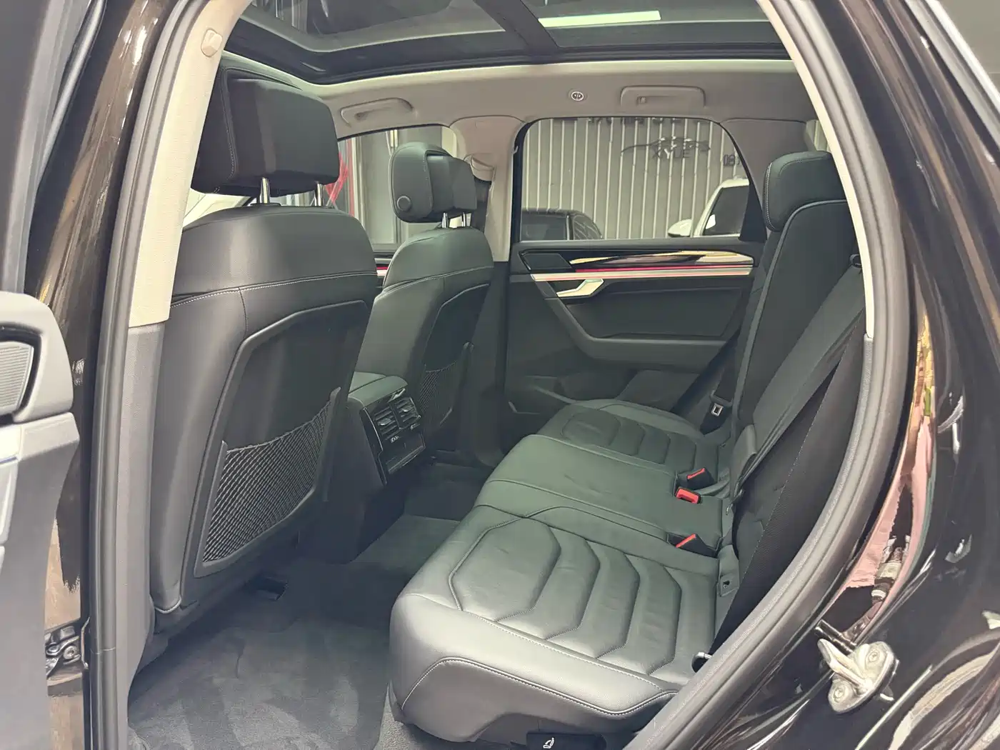 Volkswagen Touareg 2019 2.0TSI Sharp Wing Edition China VI фото 16