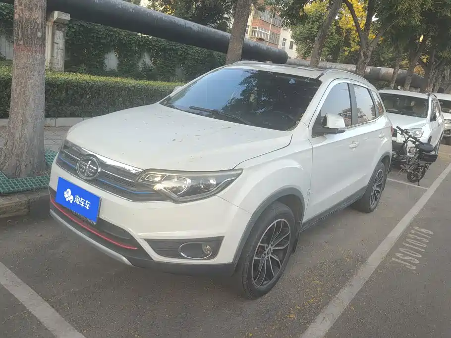 FAW Senya R7 2017 2017 Model 1.6L Manual Luxury
