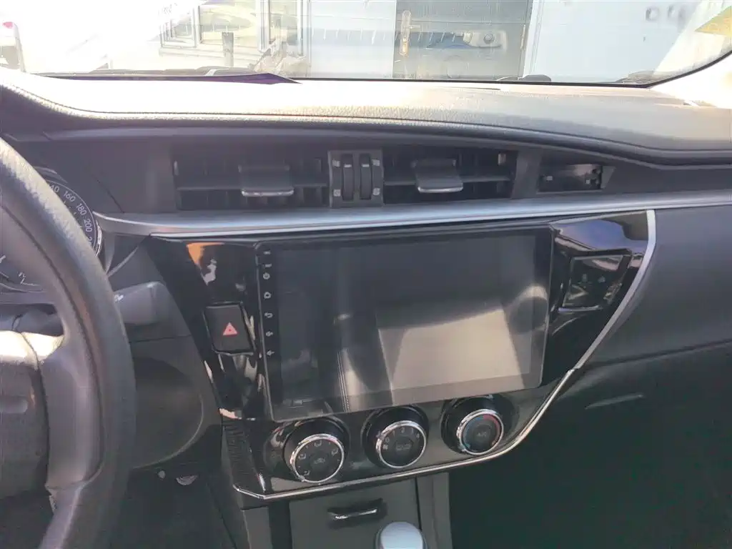 Toyota Corolla 2014 1.6L CVT GL-i фото 6