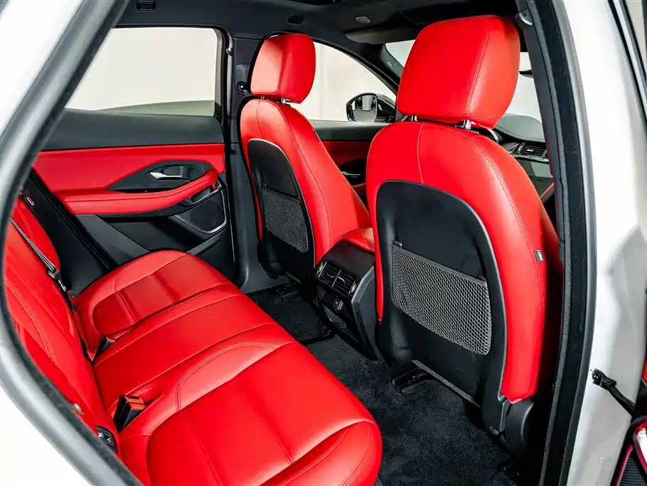 Фото 21 - Jaguar E-PACE