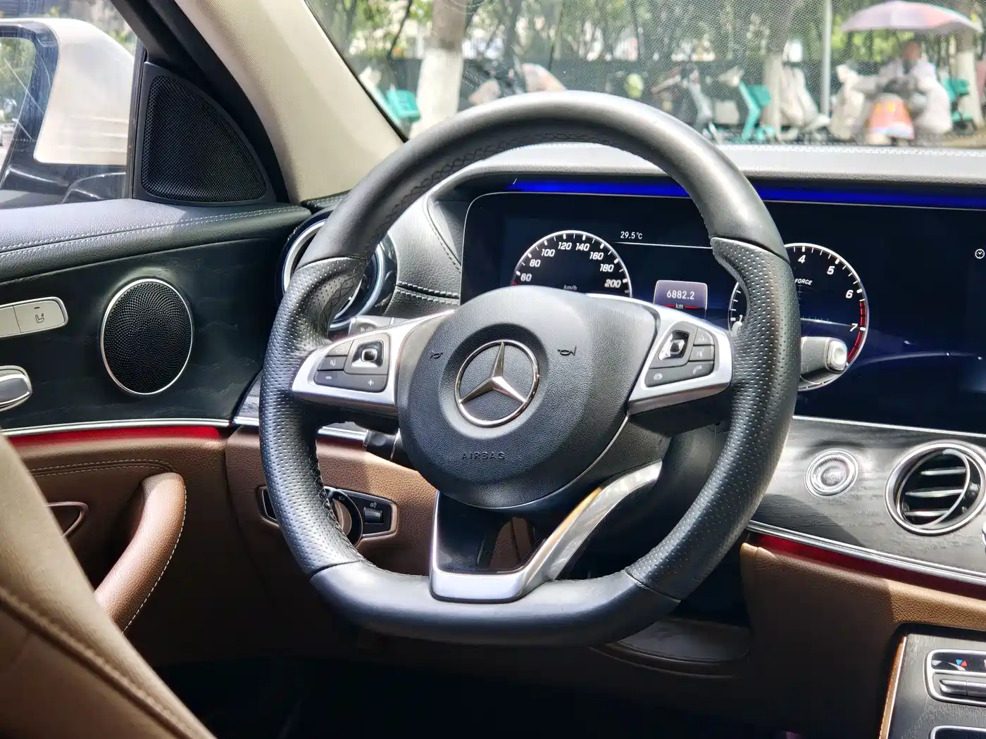 Mercedes-Benz E-Class 2018 E 200 L Sport фото 6