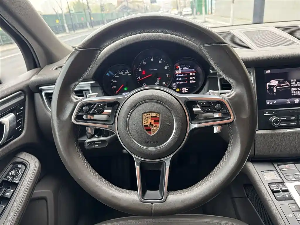 Porsche Macan 2017 Macan 2.0T фото 3