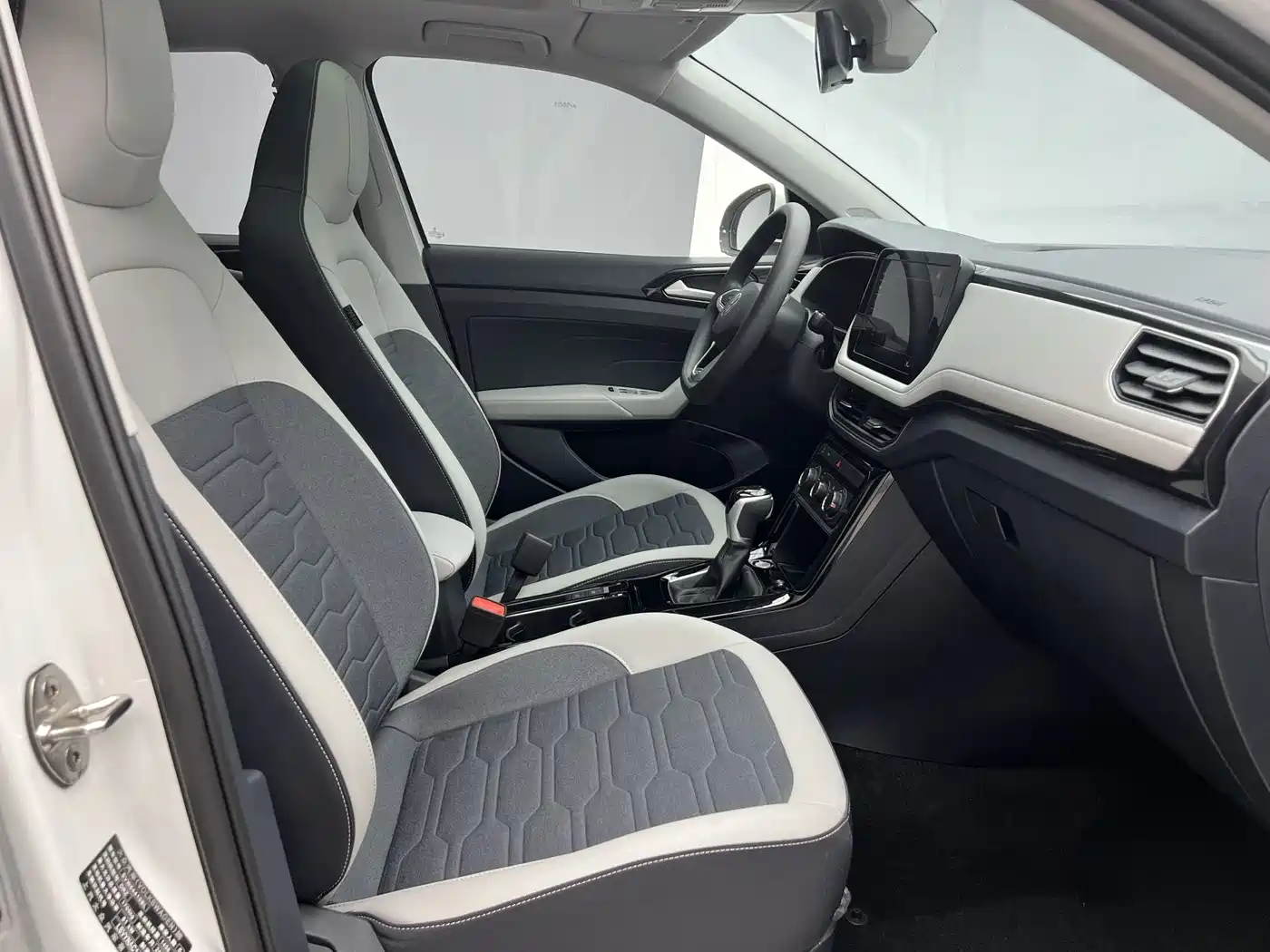 Volkswagen Tharu 2025 New Edge 1.5L Aspiration Edition фото 10