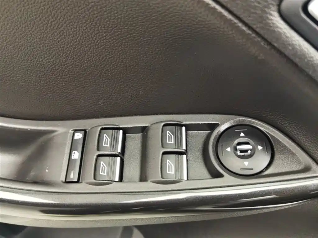 Фото 9 - Ford Focus