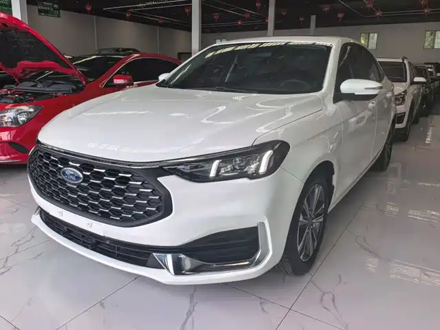 Ford Escort 1.5L, Автомат, Бриллиант