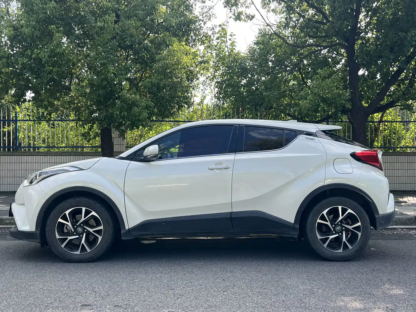 Toyota C-HR 2020 2020 Model 2.0L Leading