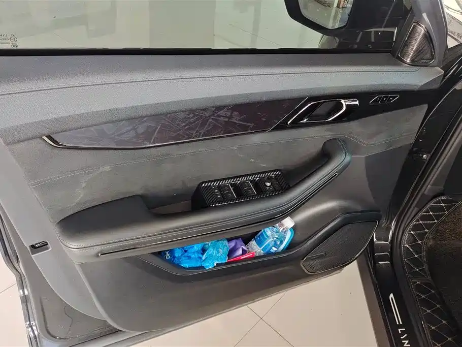 Lynk & Co 09 EM-P 2021 2.0T PHEV Halo 6-seater фото 7