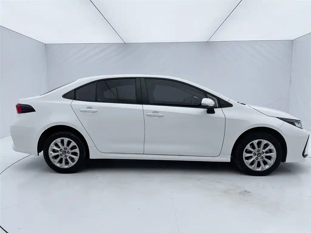 Toyota Corolla 2021 1.2T S-CVT Elite PLUS Edition фото 5