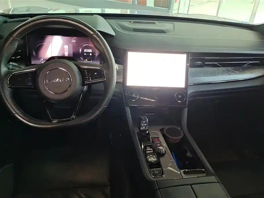 Lynk & Co 09 EM-P 2021 2.0T PHEV Halo 6-seater фото 12