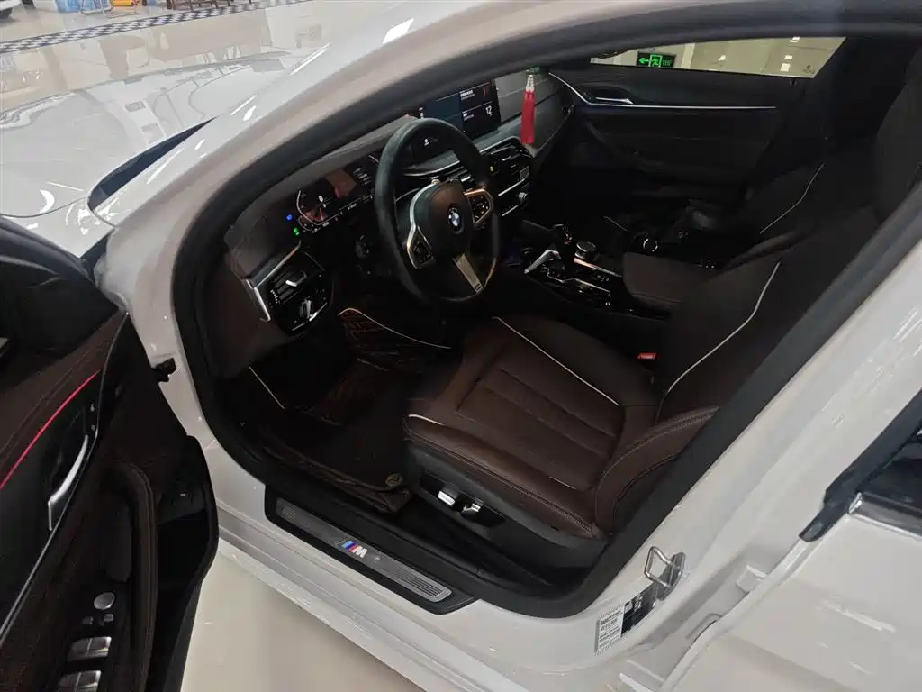 BMW 5 Series 2022 Facelift 530Li Leading M Sport Package фото 16