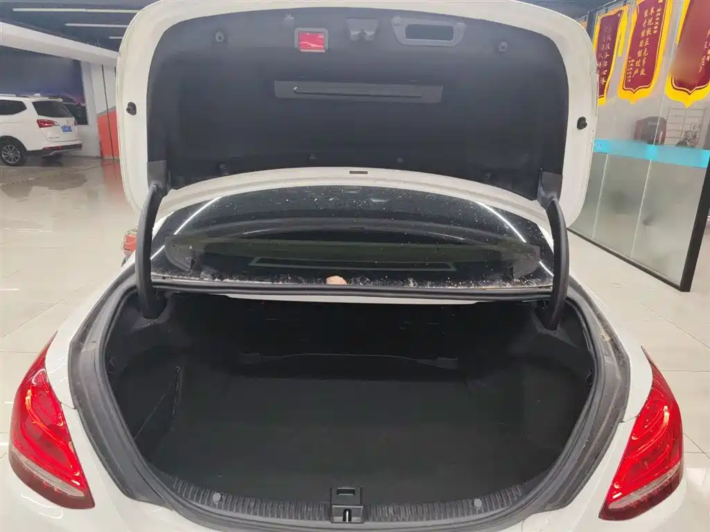 Mercedes-Benz C-Class 2015 Facelift C 200 L Sport фото 15