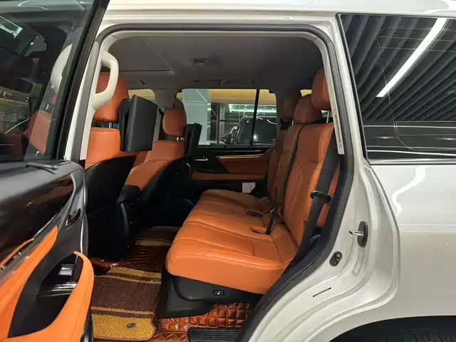 Lexus LX — фото 4