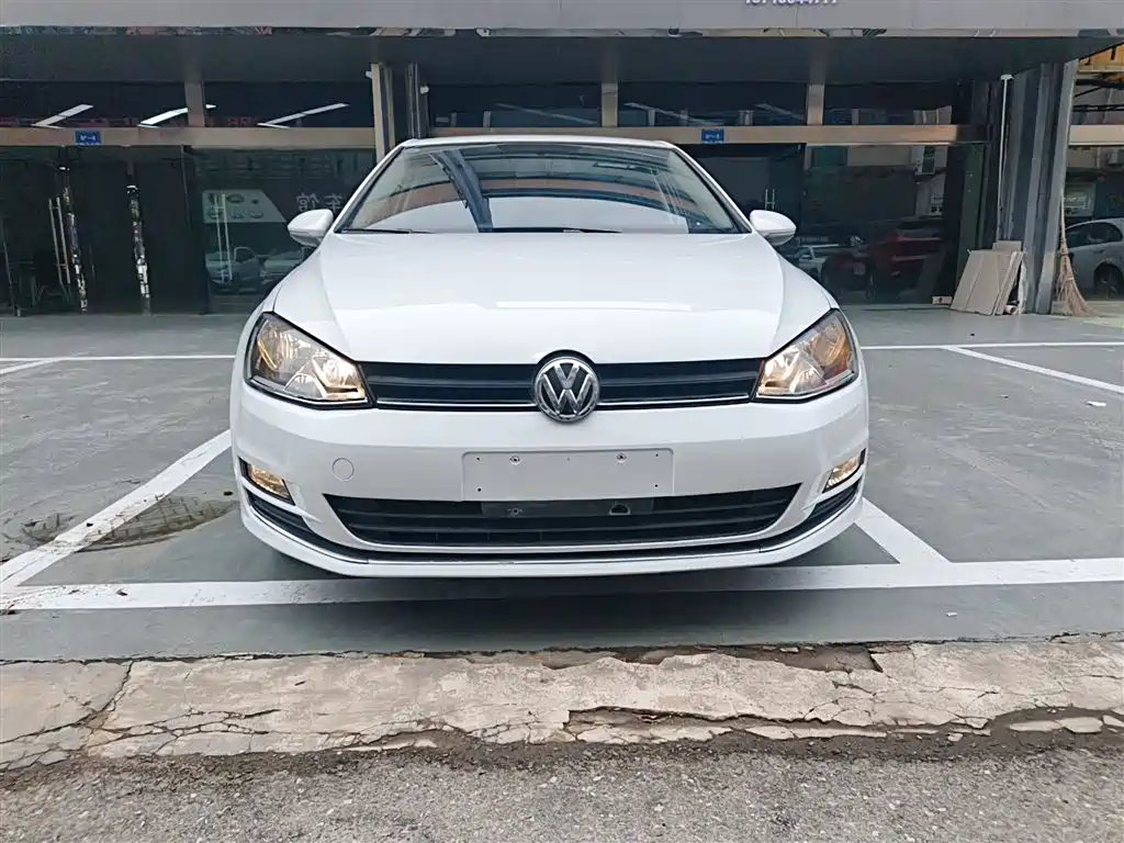 Volkswagen Golf 2016 1.6L Automatic Fashion фото 3