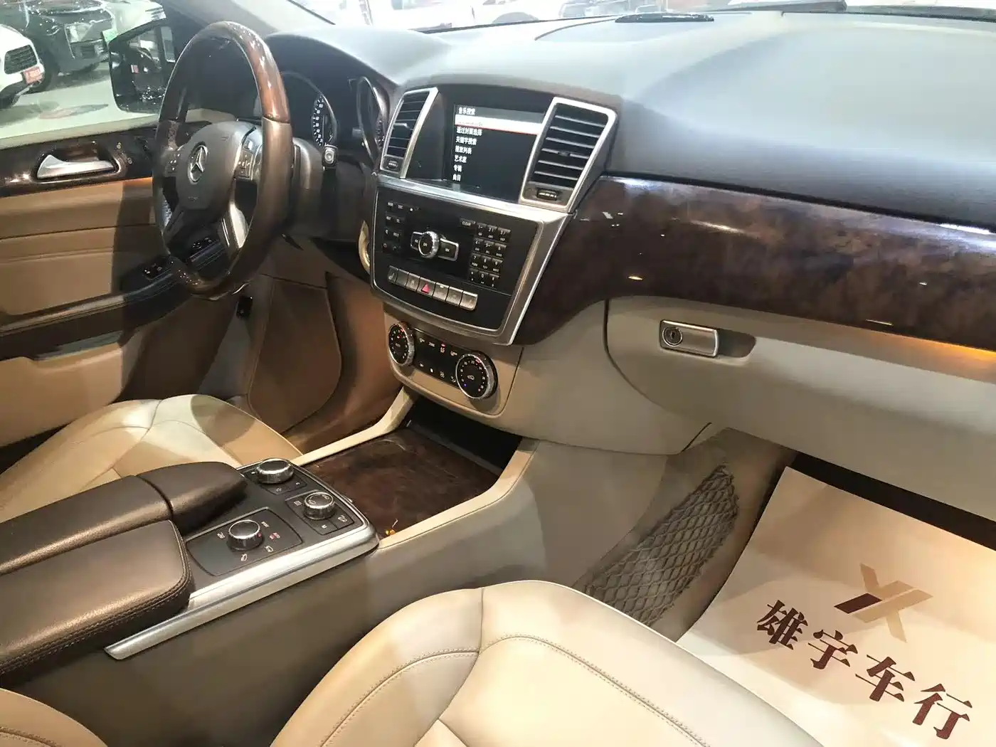 Mercedes-Benz M-Class 2014 ML 400 4MATIC Luxury фото 14