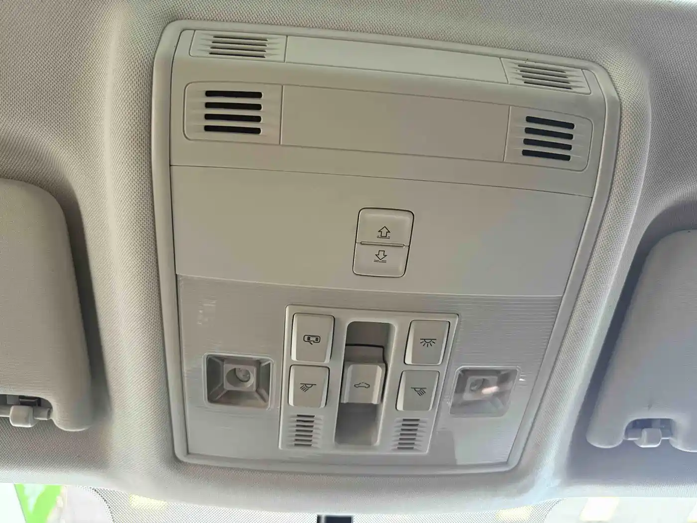 Volkswagen Tharu 2022 280TSI 2WD Comfort фото 9
