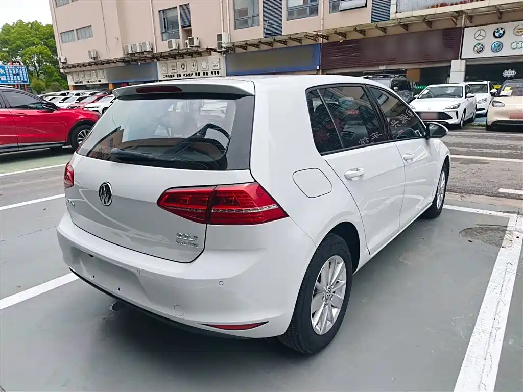 Volkswagen Golf 2016 1.6L Automatic Fashion фото 7