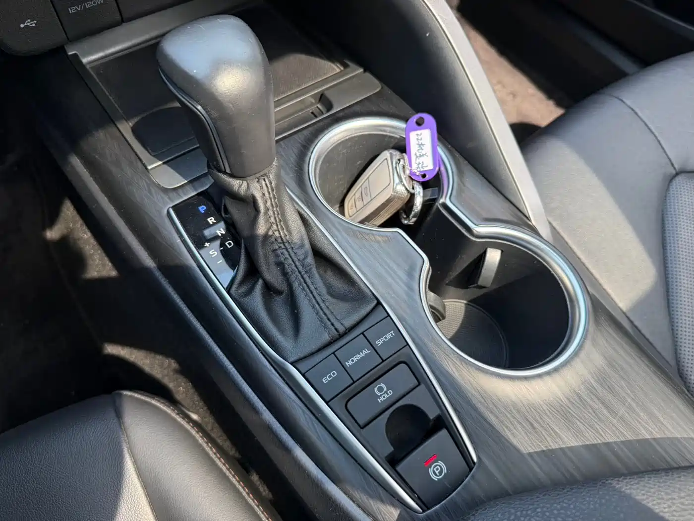 Toyota Camry 2021 2.5G Luxury Edition фото 13