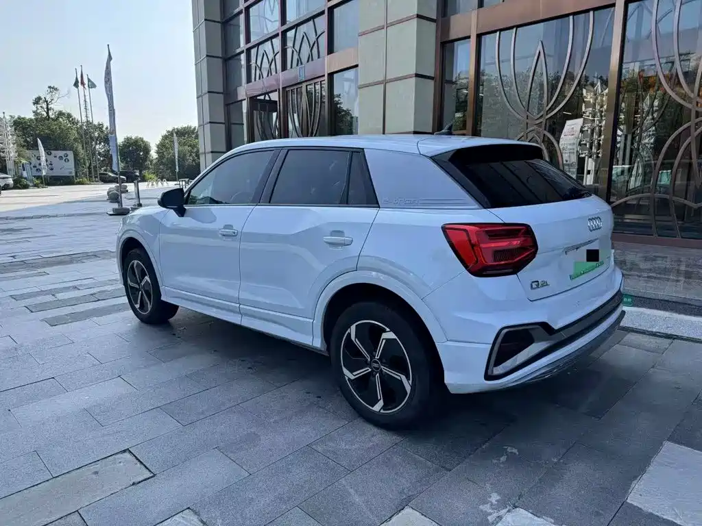 Фото 5 - Audi Q2L e-tron