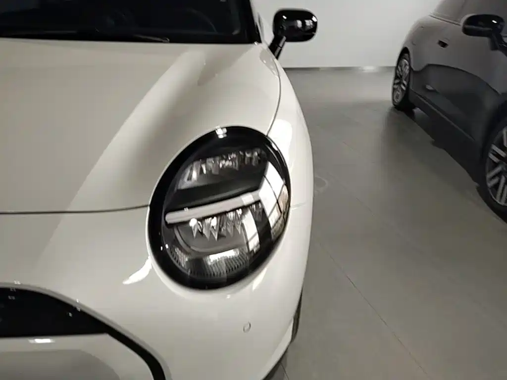 Фото 24 - MINI Electric MINI COOPER