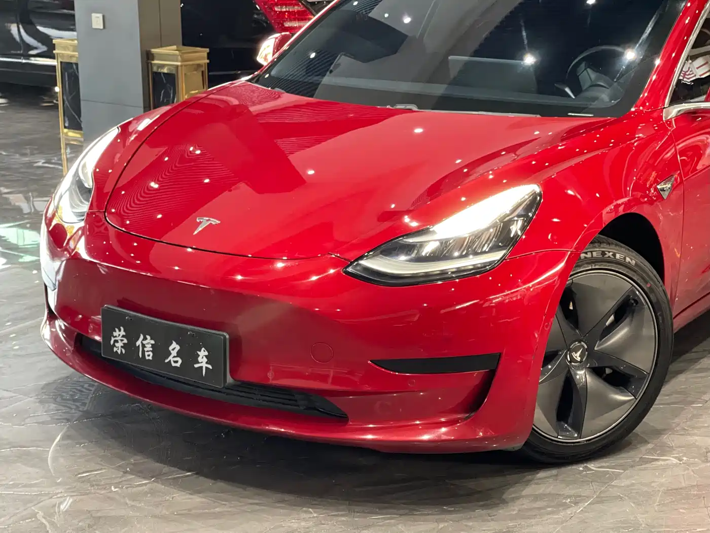 TESLA MODEL 3