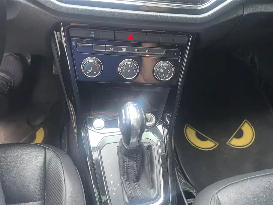 Volkswagen T-ROC 2019 280TSI DSG 2WD Comfort Version China VI фото 16