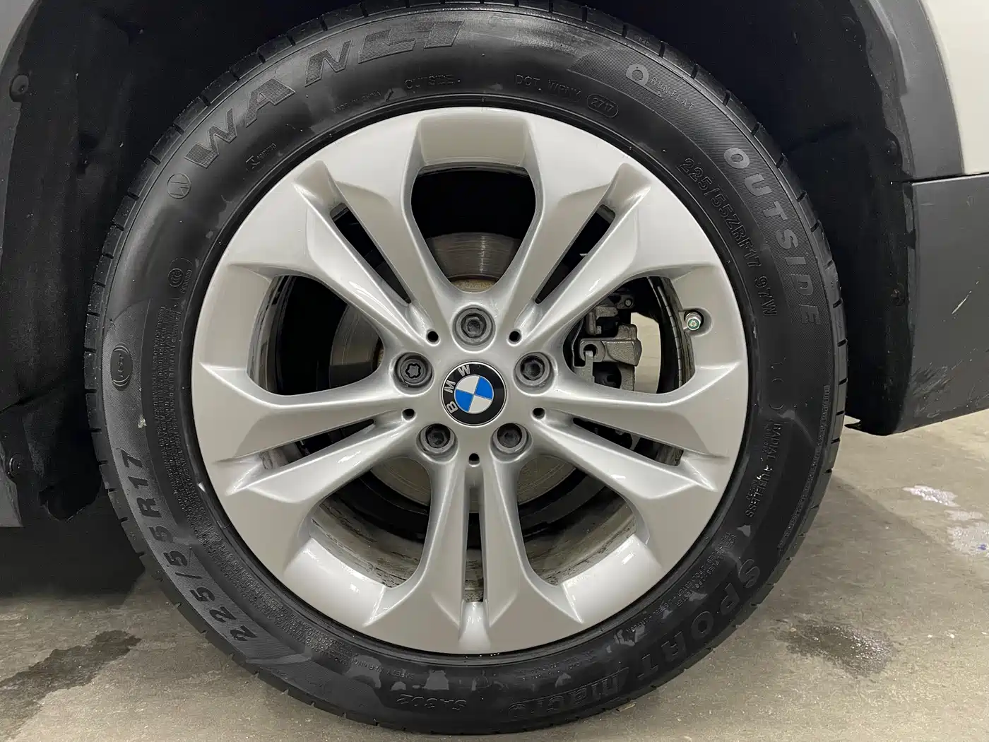 BMW X1 2016 sDrive18Li Premium Model фото 8