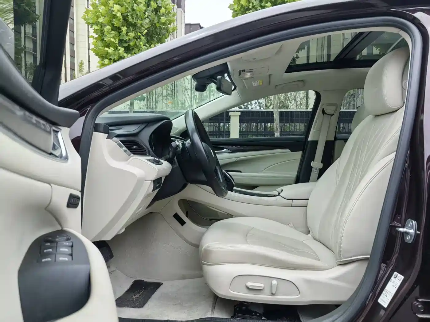 Buick LaCrosse 2022 Avenir First Edition фото 4