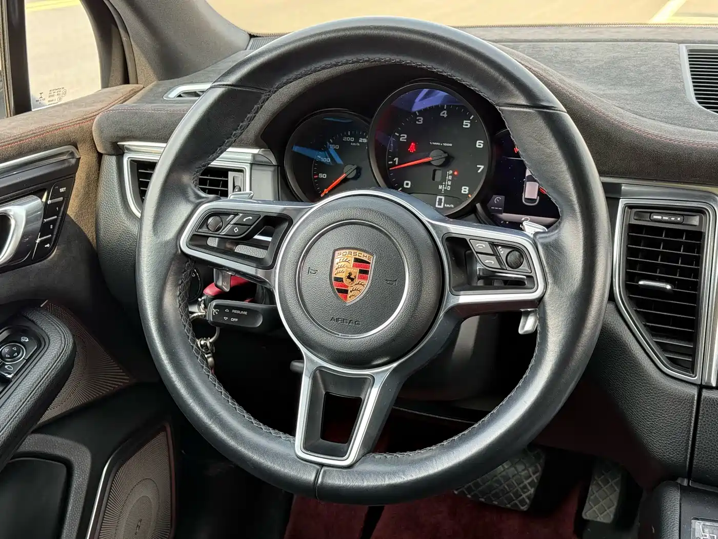 Porsche Macan 2017 Macan 2.0T фото 8