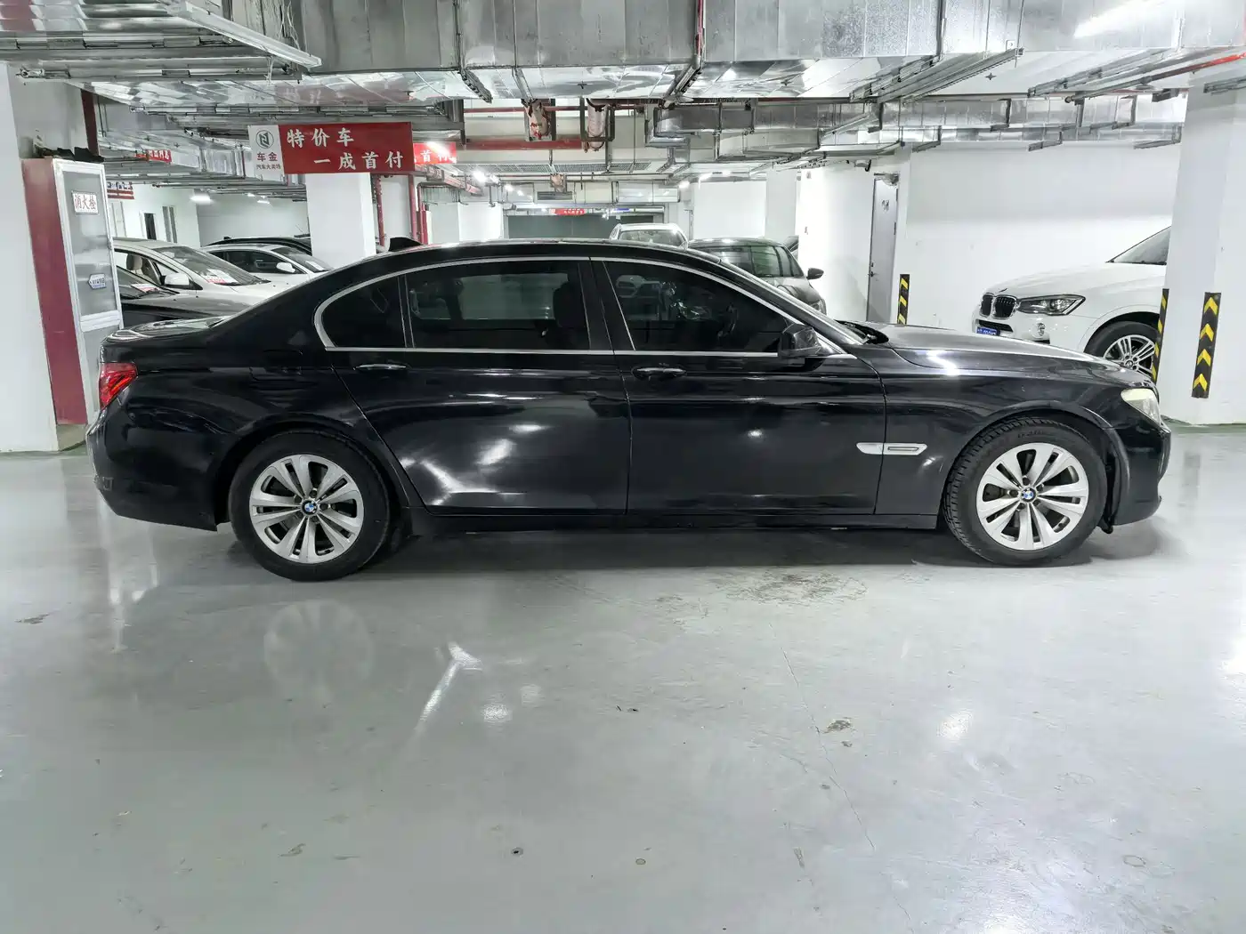 BMW 7 Series 2009 730Li Luxury фото 4