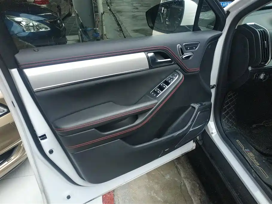 BYD Tang New Energy 2018 DM 2.0T AWD Smart Connection Enjoy Edition 7-Seater China V фото 7