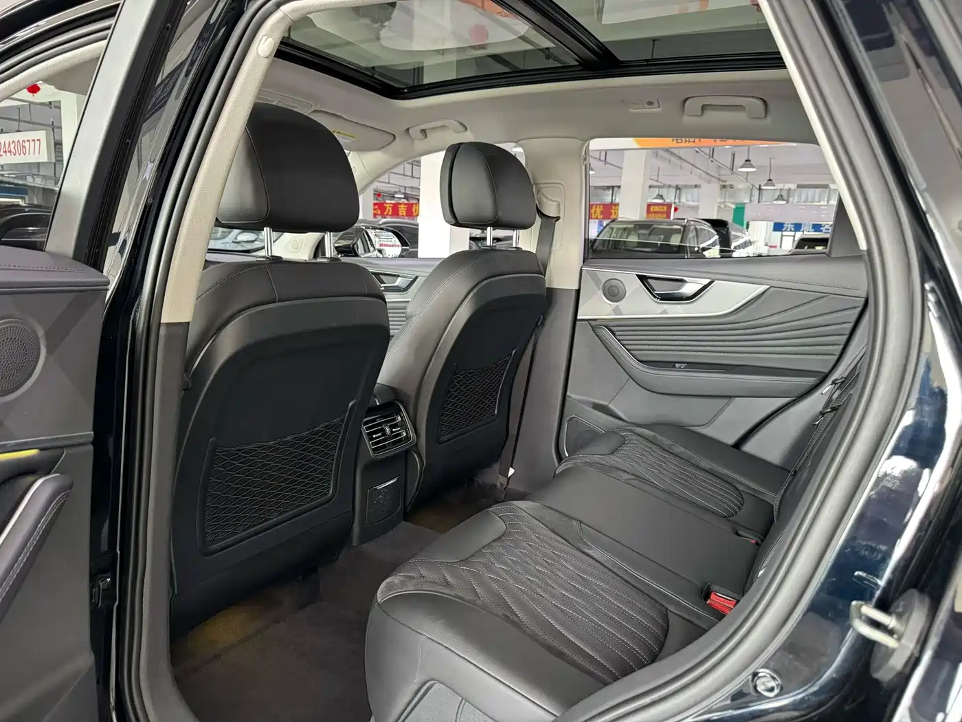 Hongqi HS5 2023 2.0T Flag Pro 500,000 Units Commemorative Edition фото 8