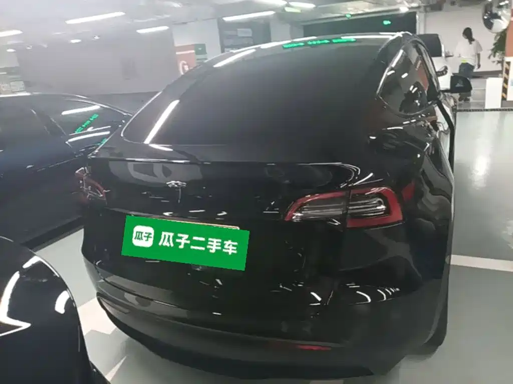 Фото 6 - Tesla Model Y