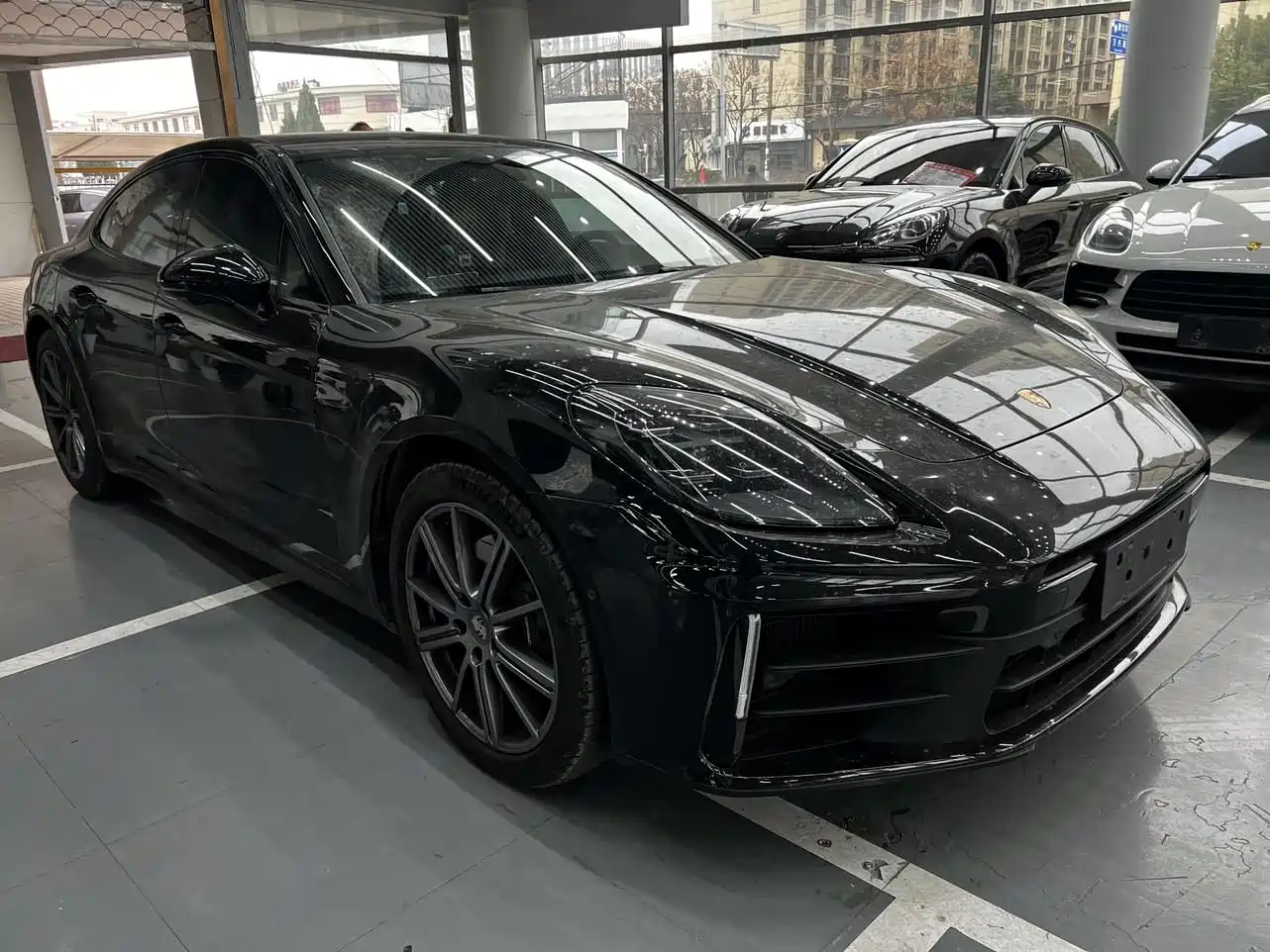 Porsche Panamera 2024 Panamera Executive Long Wheelbase 2.9T фото 3