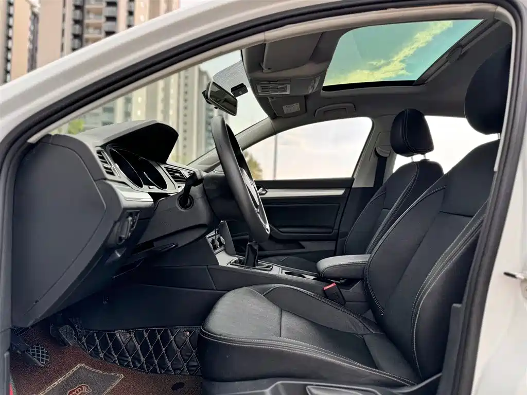 Volkswagen Lamando 2018 230TSI Manual Trend Edition фото 7