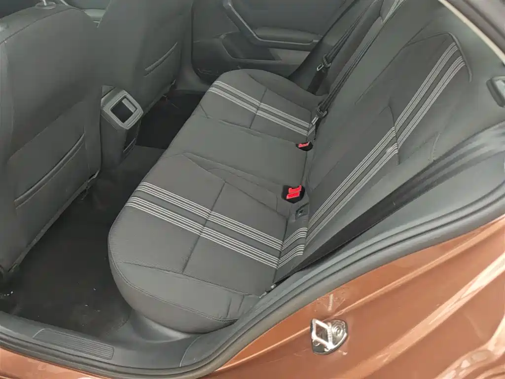 Volkswagen Lamando 2017 230TSI DSG Trend Edition фото 16