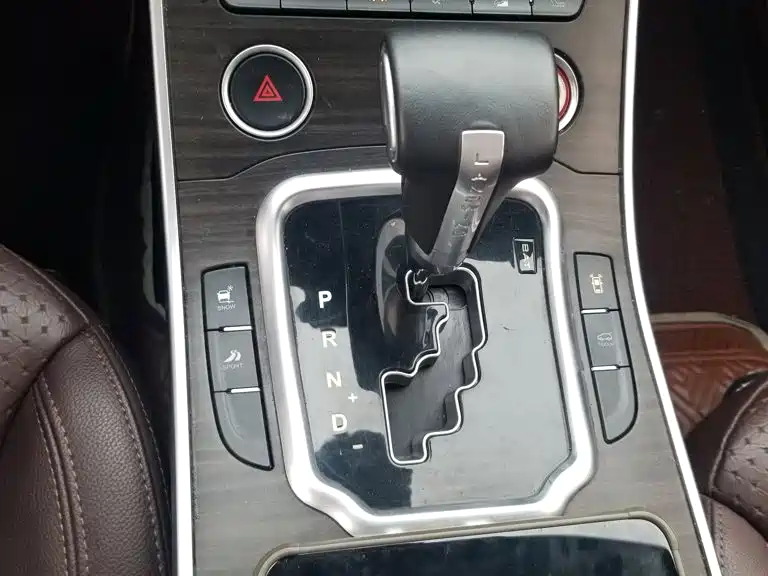 Фото 14 - Landwind X7