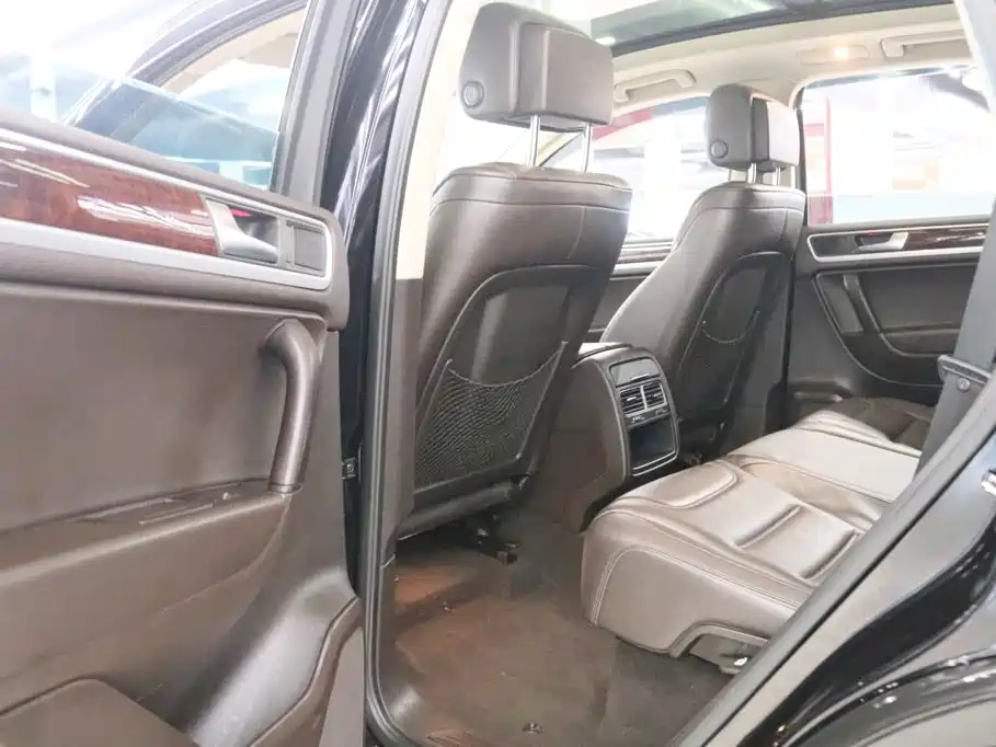 Volkswagen Touareg 2014 2011 3.0TSI Standard